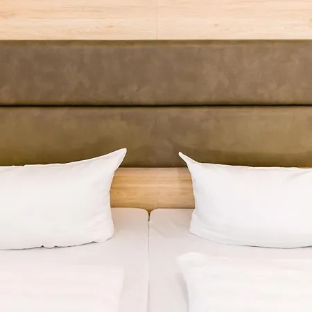 Отель Kueffner 3*