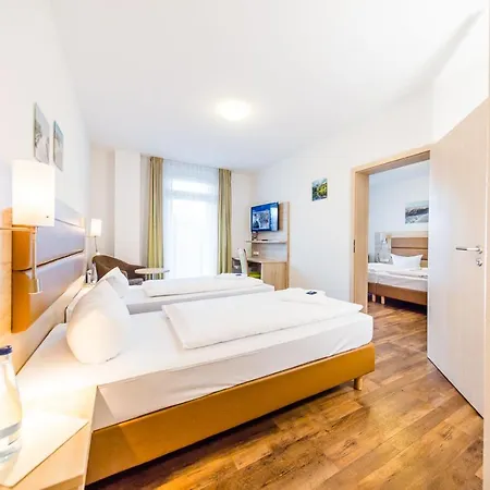 Отель Kueffner 3*